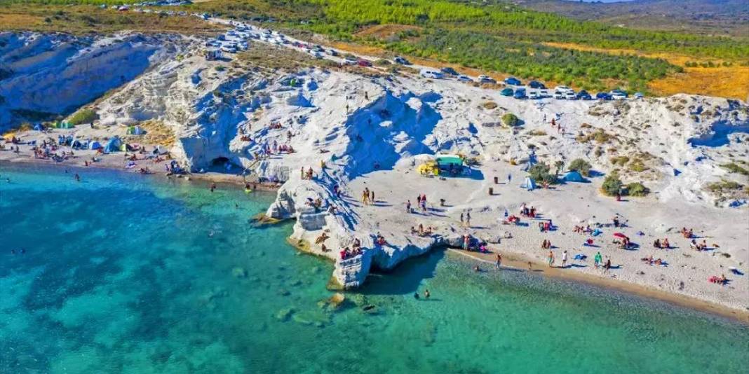 Bu sessiz cennet tatilcileri bekliyor! Doğal yapısını koruyor, denizcilere de kampçılara da en iyi seçenek oluyor! 1